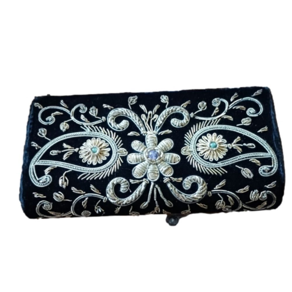 Vintage Sudha Velvet Clutch - Picture 5 of 12